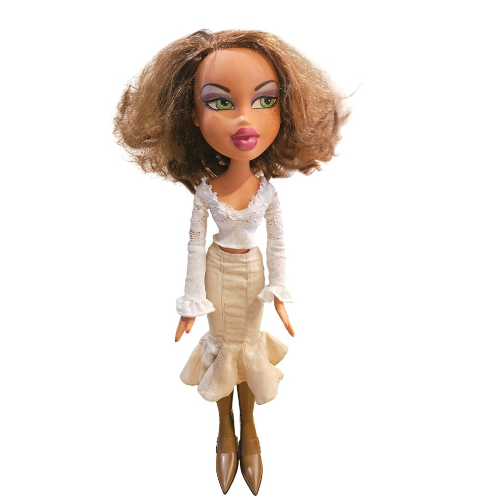 MGA Bratz Doll Brunette Green Eyes Lace Top Mermaid Skirt Tan Boots 24" Vintage